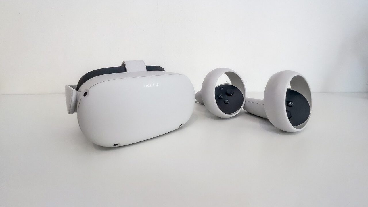 White Oculus Quest 2 headset with its two Touch controllers